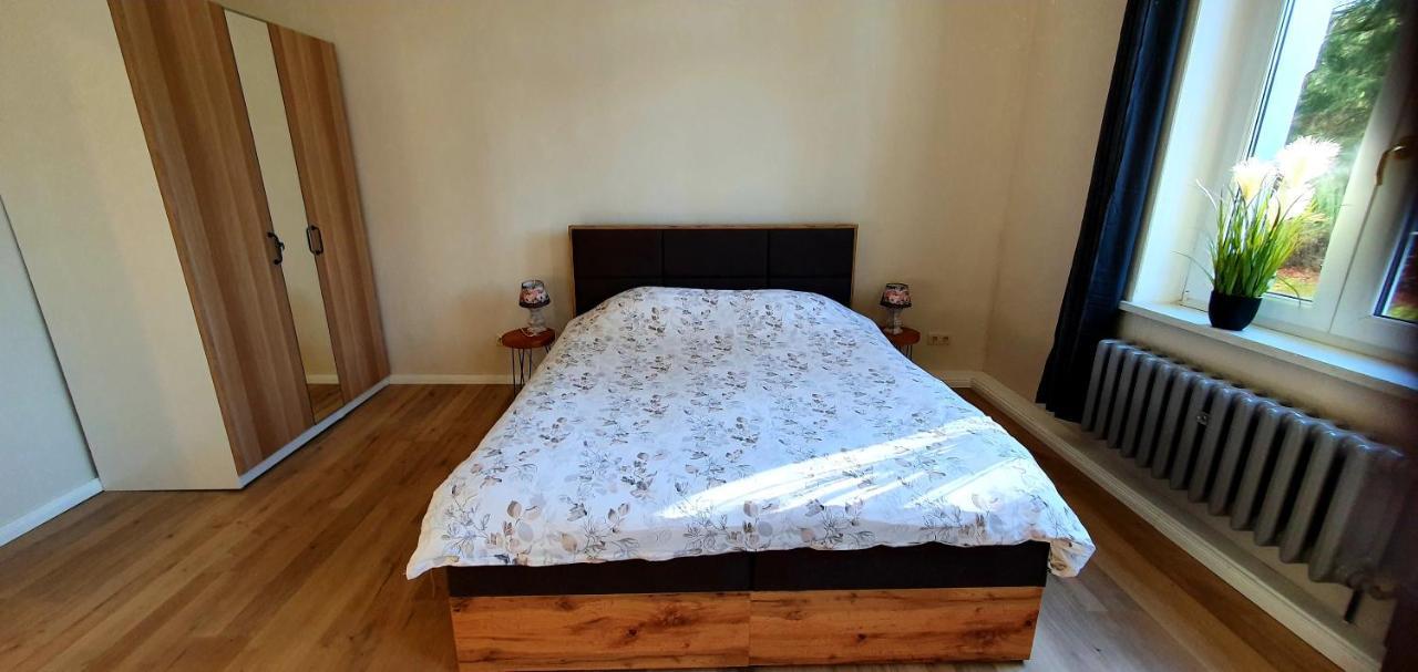 Vogtlandperle Apartamento Oelsnitz Exterior foto
